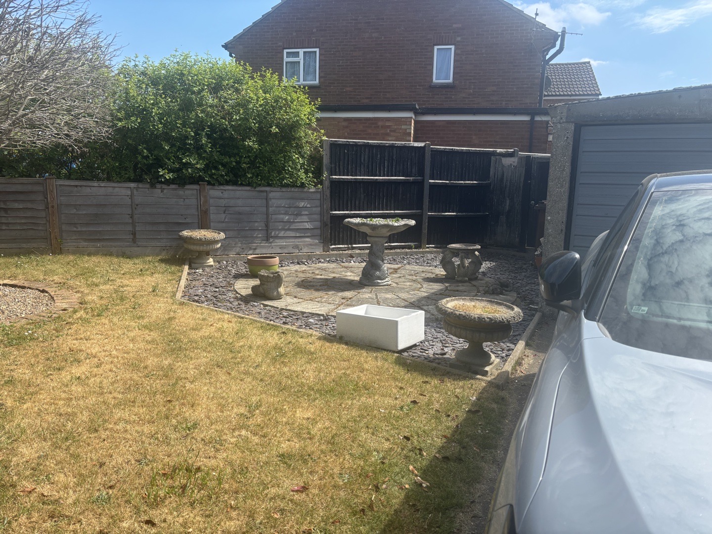 3-bed semi-detached in AL6, Hertfordshire