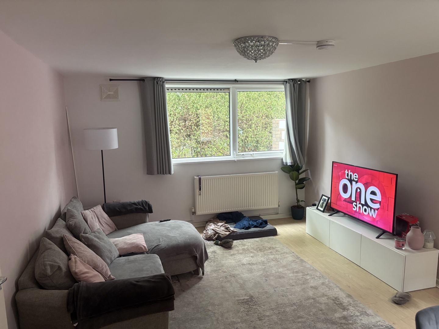 2-bed flat in TW12, Hampton