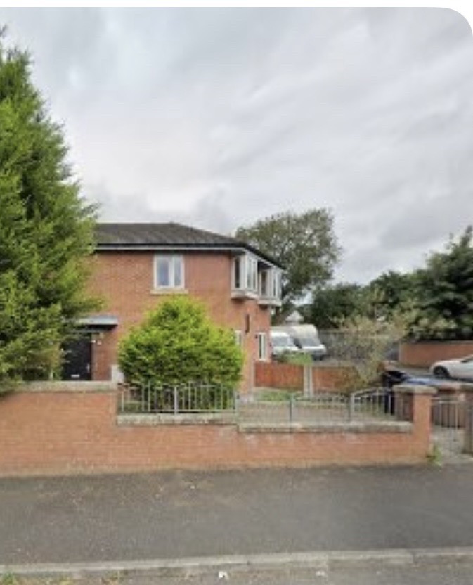 3-bed terraced in M7, Salford