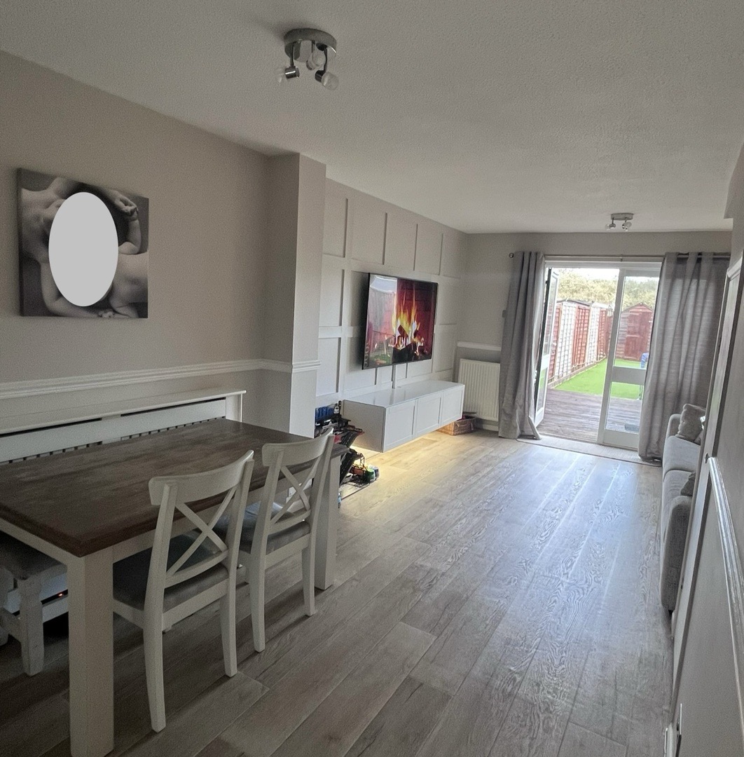 2-bed semi-detached in UB4, Middlesex