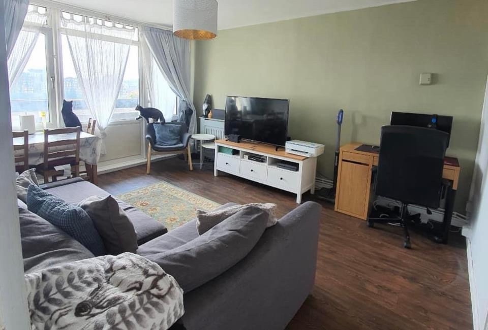2-bed flat in SE13, London