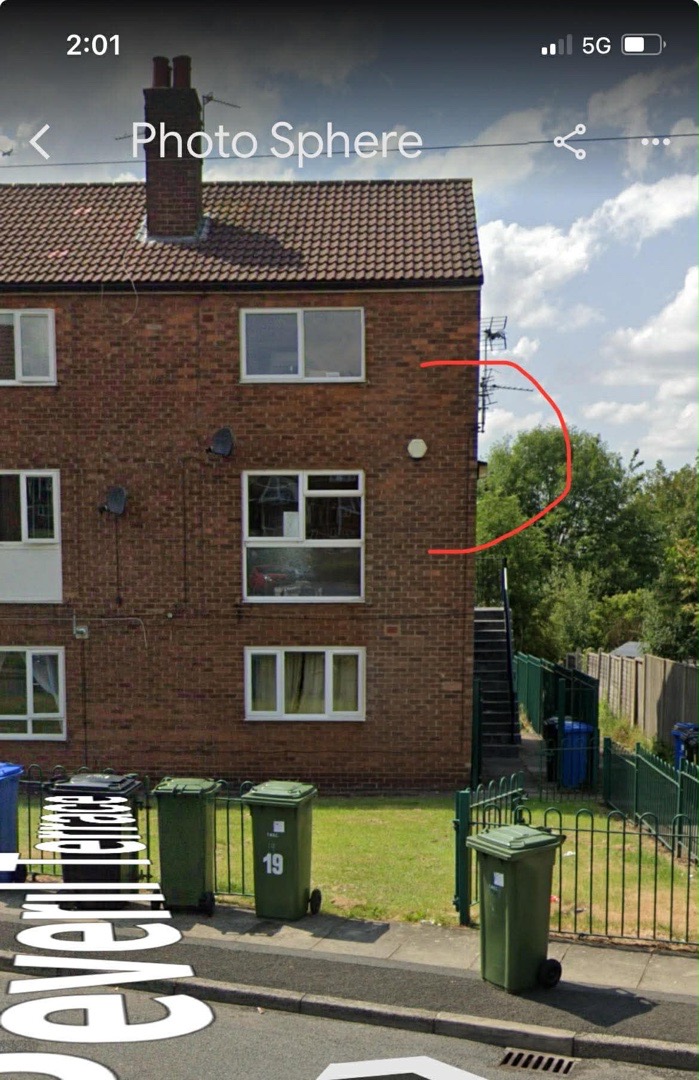 2-bed flat in SK14, Greater Manchester