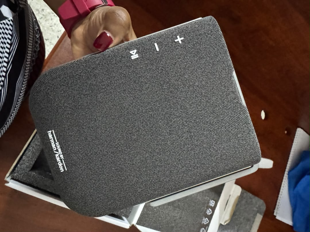 VuewSonic M1X Portable Smart LED Projector 