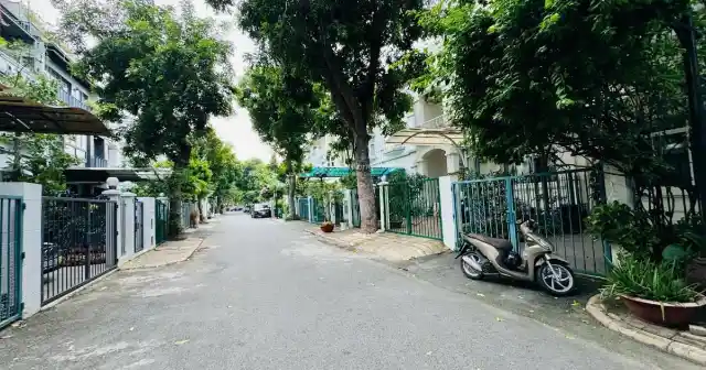 Spacious, convenient 3-bedroom villa for rent in My Thai 1, Phu My Hung
