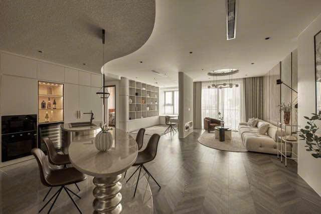 3-Bedroom luxury apartment for rent at Midtown The Peak (M8)