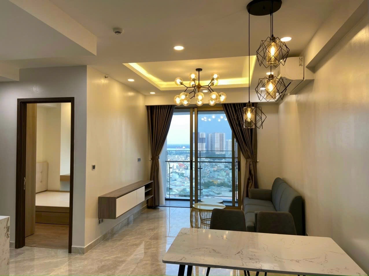 Bán căn hộ Midtown The Peak 2 phòng ngủ, full nội thất