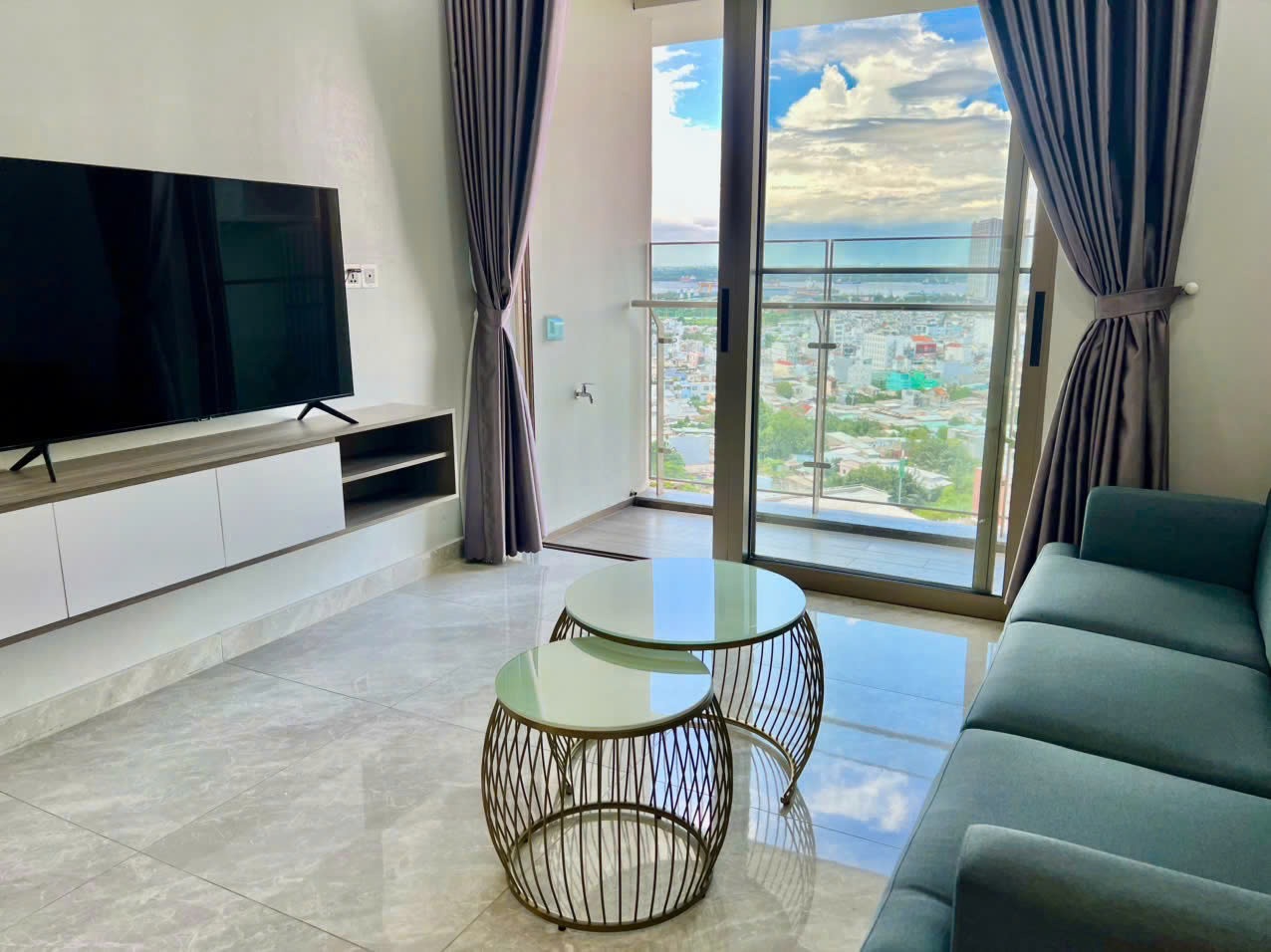 Bán căn hộ Midtown The Peak 2 phòng ngủ, full nội thất