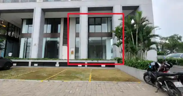 Midtown Shop for Rent M8 92m2, Busy Business Area