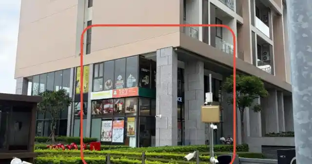 Commercial shop for rent at Midtown M7, 160m², busy business area