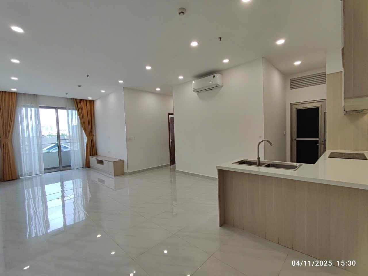 Apartment for sale at Midtown M6, area 91m², 2 bedrooms, 2 bathrooms. Includes built-in furniture, oven, refrigerator, washing machine, and villa view