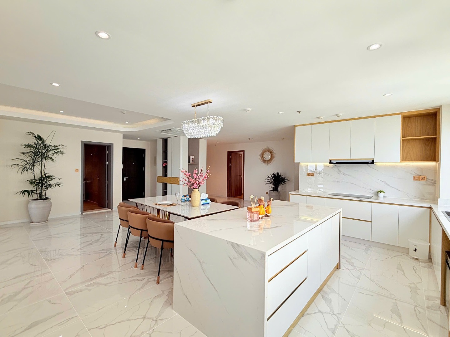Cho thuê penthouse 4PN Nam Phúc, nội thất sang trọng, ba mặt view sông cực đỉnh