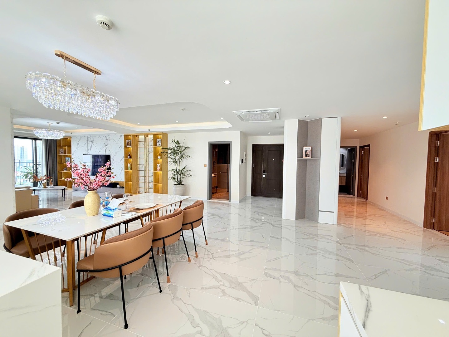 Cho thuê penthouse 4PN Nam Phúc, nội thất sang trọng, ba mặt view sông cực đỉnh