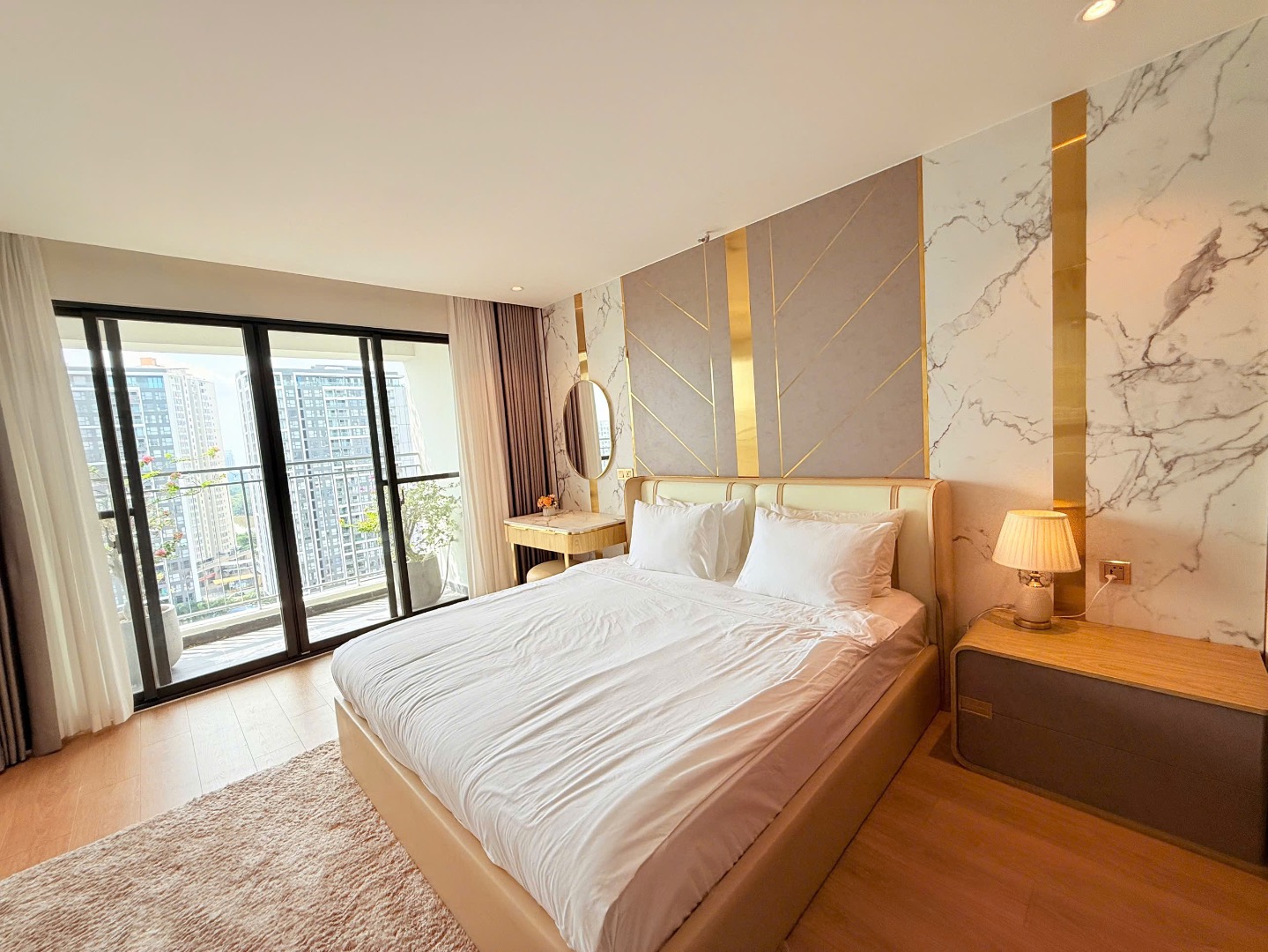 Cho thuê penthouse 4PN Nam Phúc, nội thất sang trọng, ba mặt view sông cực đỉnh