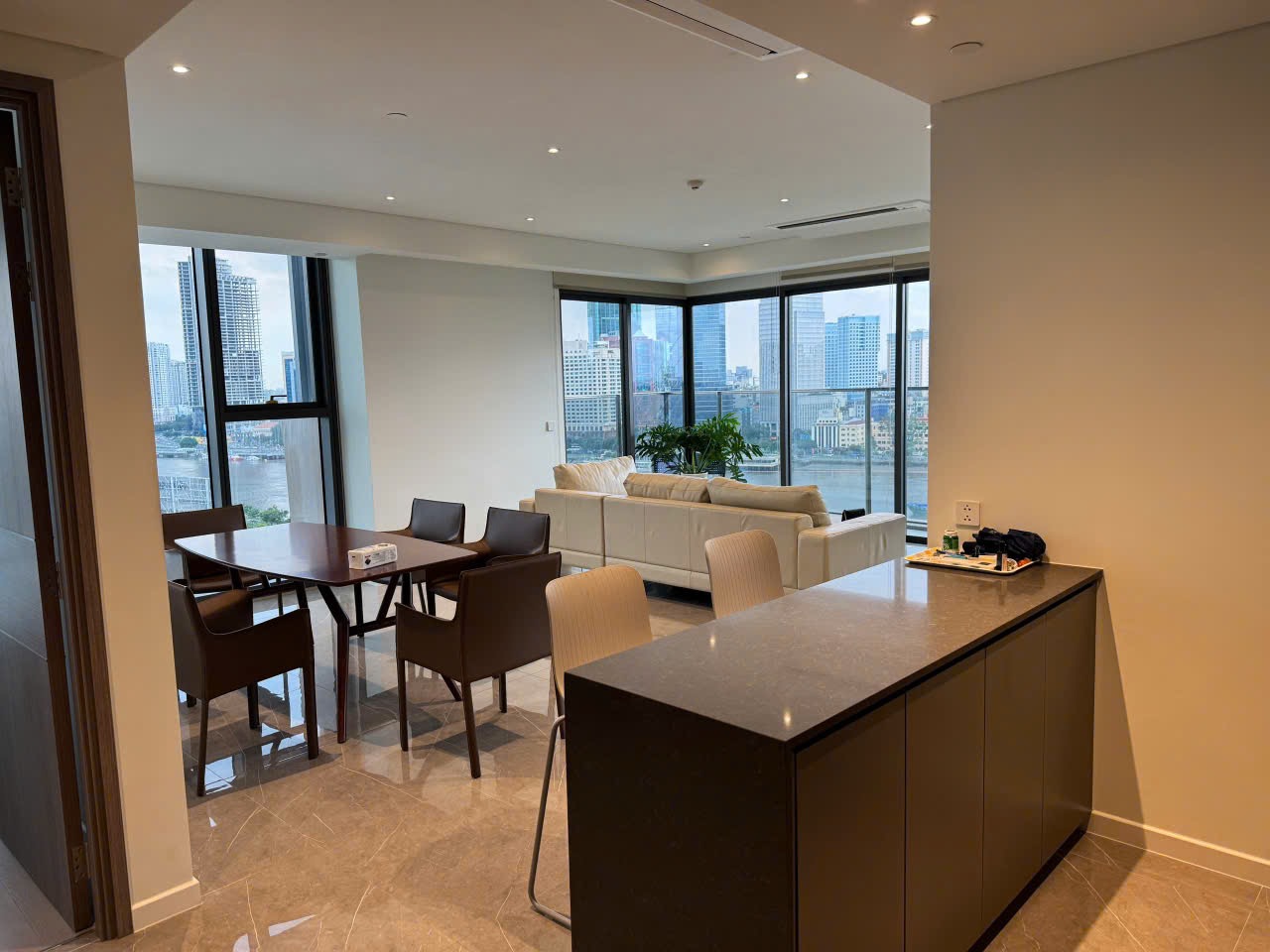Cho thuê căn hộ 4PN Opera Residence - Metropole Thủ Thiêm, nội thất đầy đủ