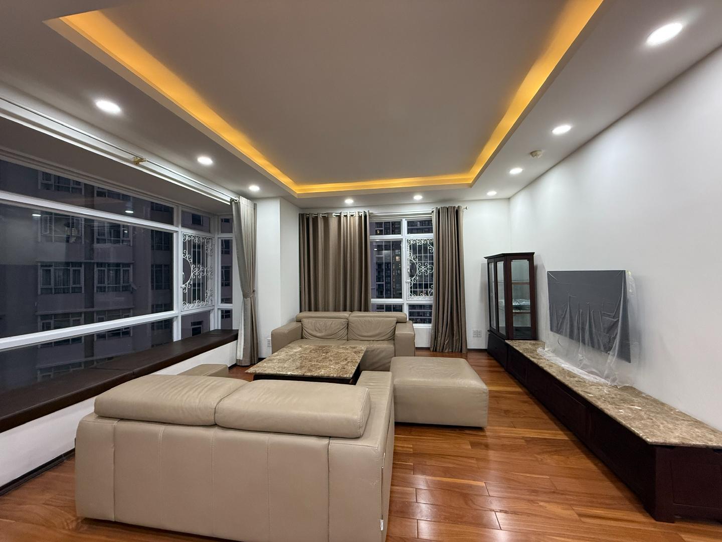 Căn hộ 4 phòng ngủ bán tại Riverside Residence, Quận 7