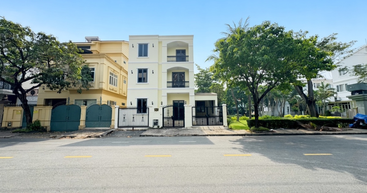 Biệt thự 4 phòng ngủ bán tại Nam Thông 1, Quận 7