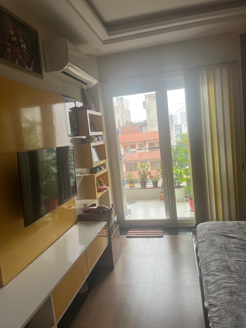 3 BHK Semi-Furnished Builder Floor for Rent in Sector 57, Gurgaon in Sector 57 golf course extension road, Gurugram — photo 4 of 8