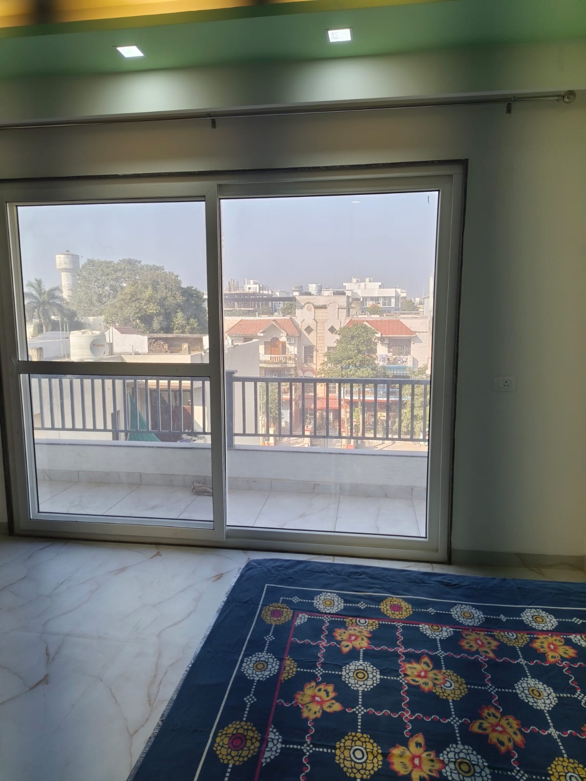 2 BHK Furnished with Beds , AC and Gyser in Sector 51, Gurugram — photo 2 of 8