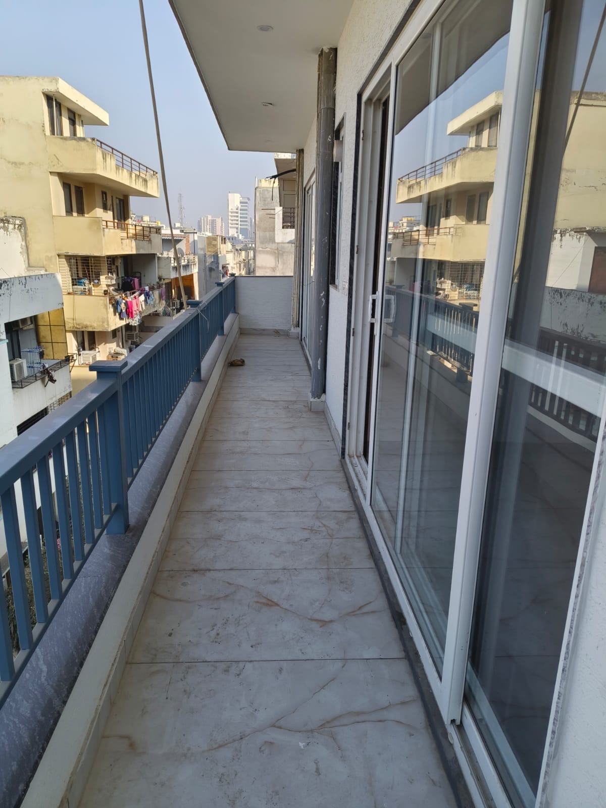 2 BHK Furnished with Beds , AC and Gyser in Sector 51, Gurugram — photo 3 of 8
