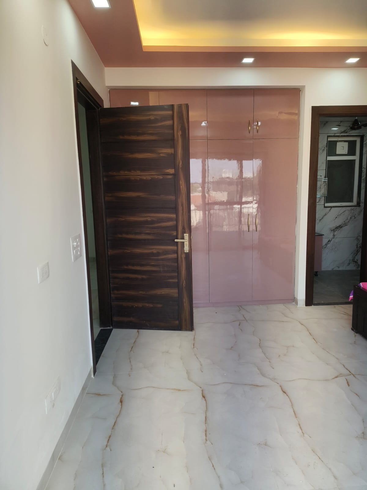2 BHK Furnished with Beds , AC and Gyser in Sector 51, Gurugram — photo 6 of 8