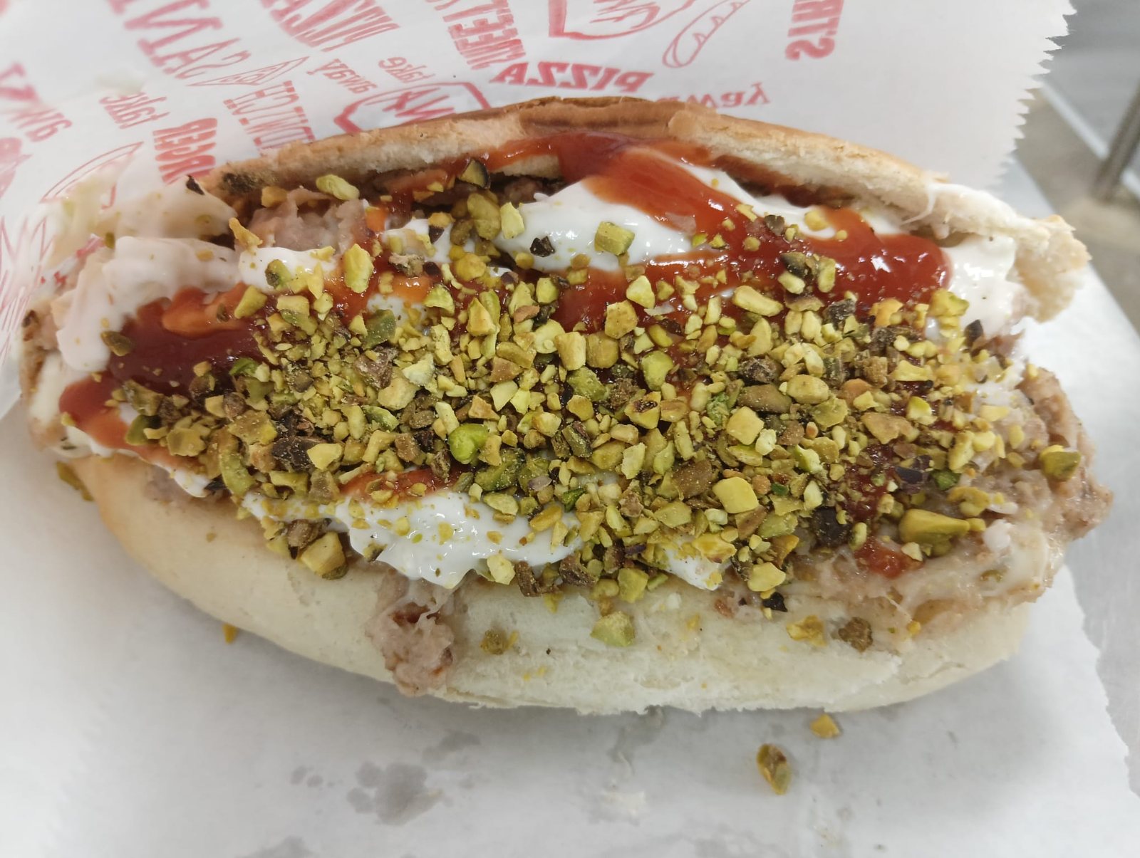 Bomba di maiale con philadelphia e pistacchio