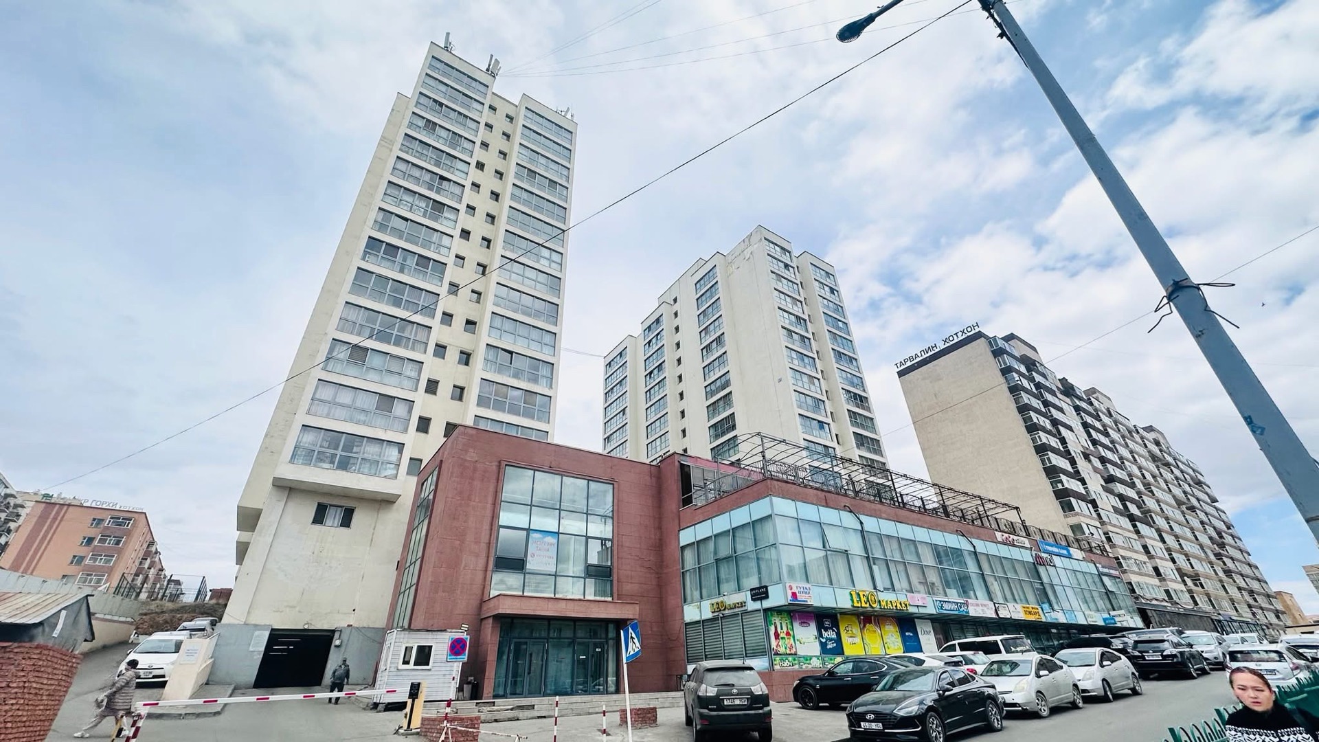 Ромео Жульетта хотхонд 5 өрөө орон сууц