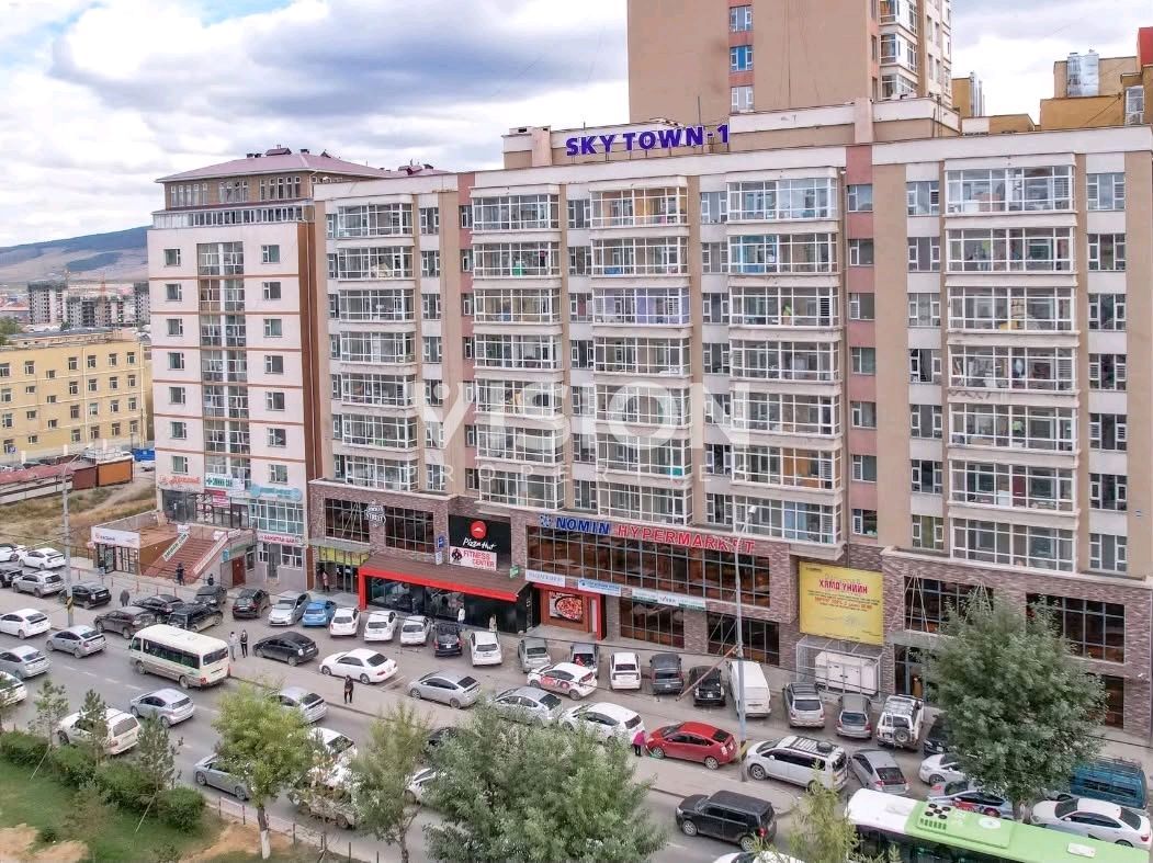 📍 БЗД, 14-р хороолол 92А байр 📍 Номин супермаркетийн зүүн талд📐 79.02 м² дуплекс🔌 Төвийн шугам сүлжээнд бүрэн холбогдсон• Төв зам дагуу байршил • Сургууль, цэцэрлэг 147, 122, Баянзүрх цогцолбор сургууль Баянзүрх дүүргийн нэгдсэн эмнэлэг ойр• Худалдаа үйлчилгээний төвүүд яг хажууд• Автобусны буудалтай ойрхон