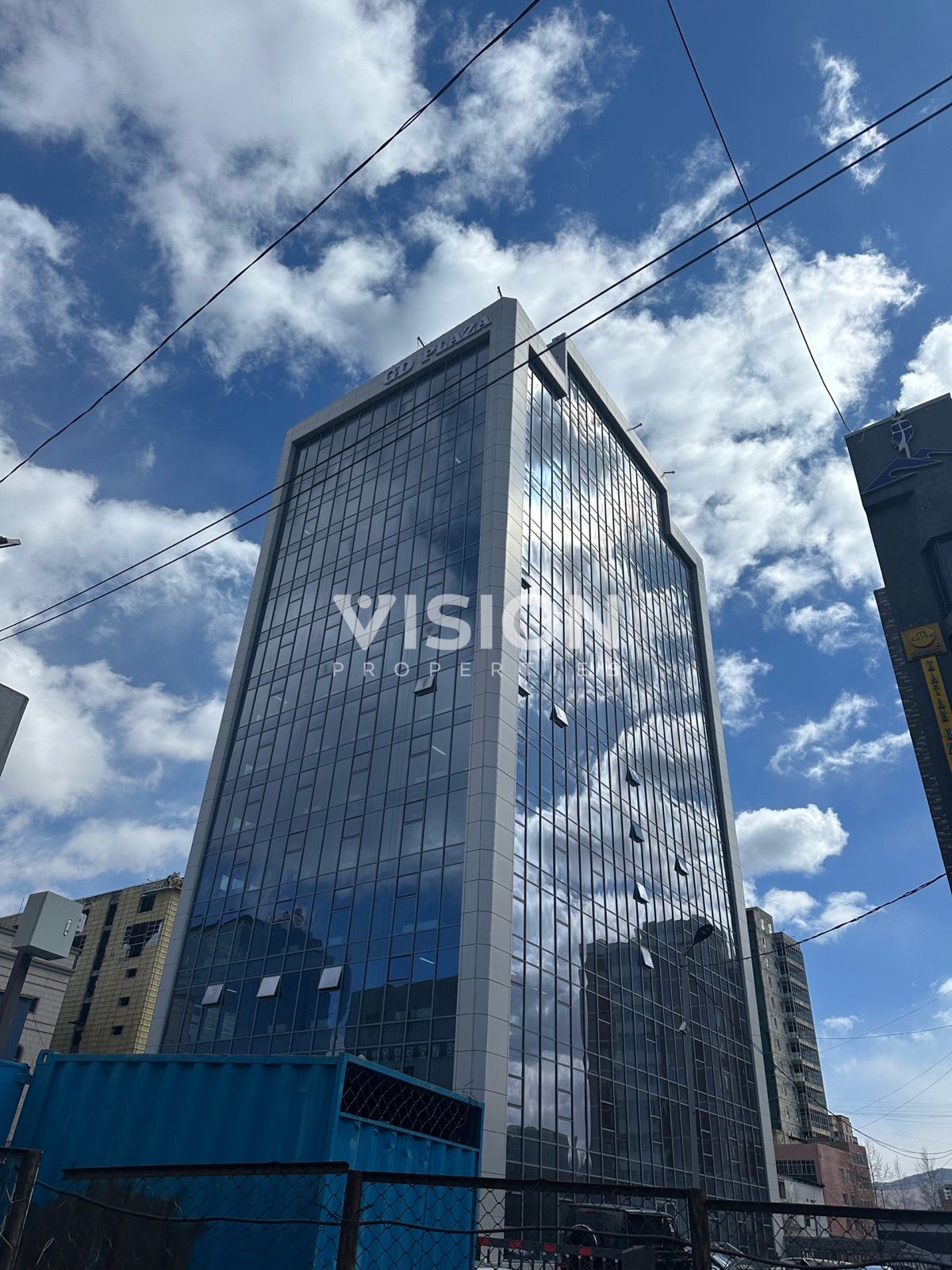 Улаанбаатар их дэлгүүрийн баруун талд GD plaza-д оффис түрээслүүлнэ