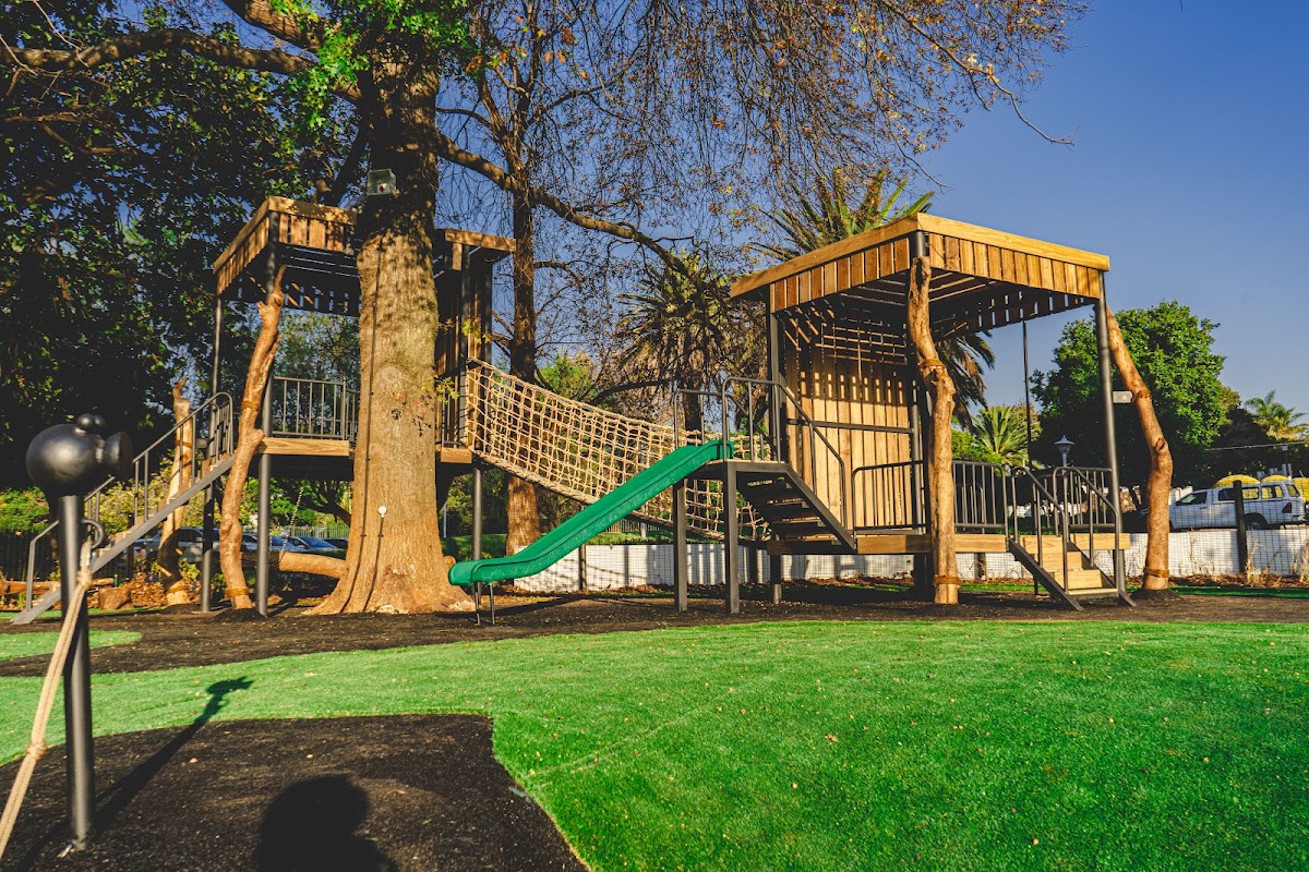 The Old Oak Restaurant and Family Centre at Royal Johannesburg — photo 4