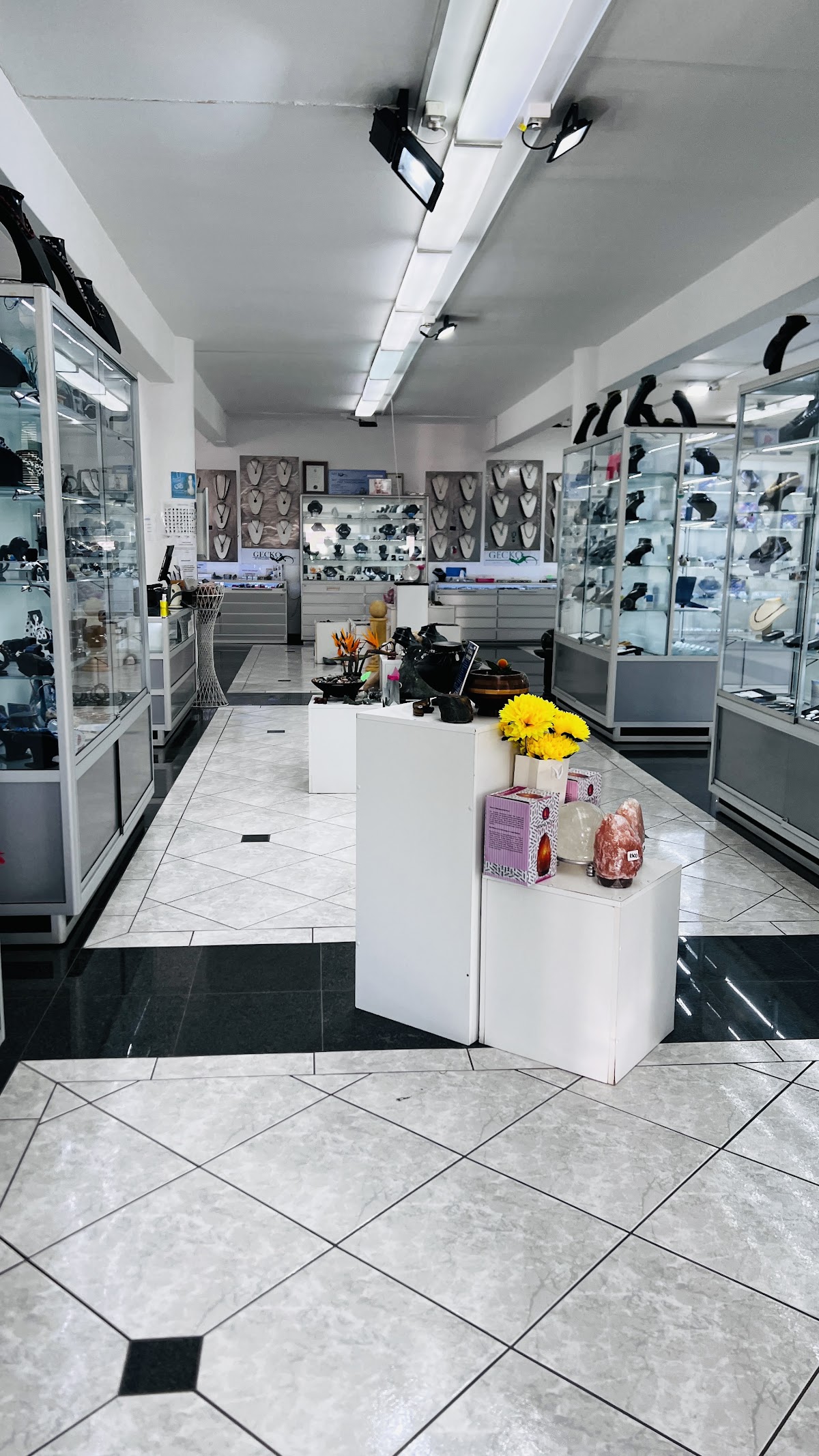 Gecko Jewellers World of Gemstones — photo 2