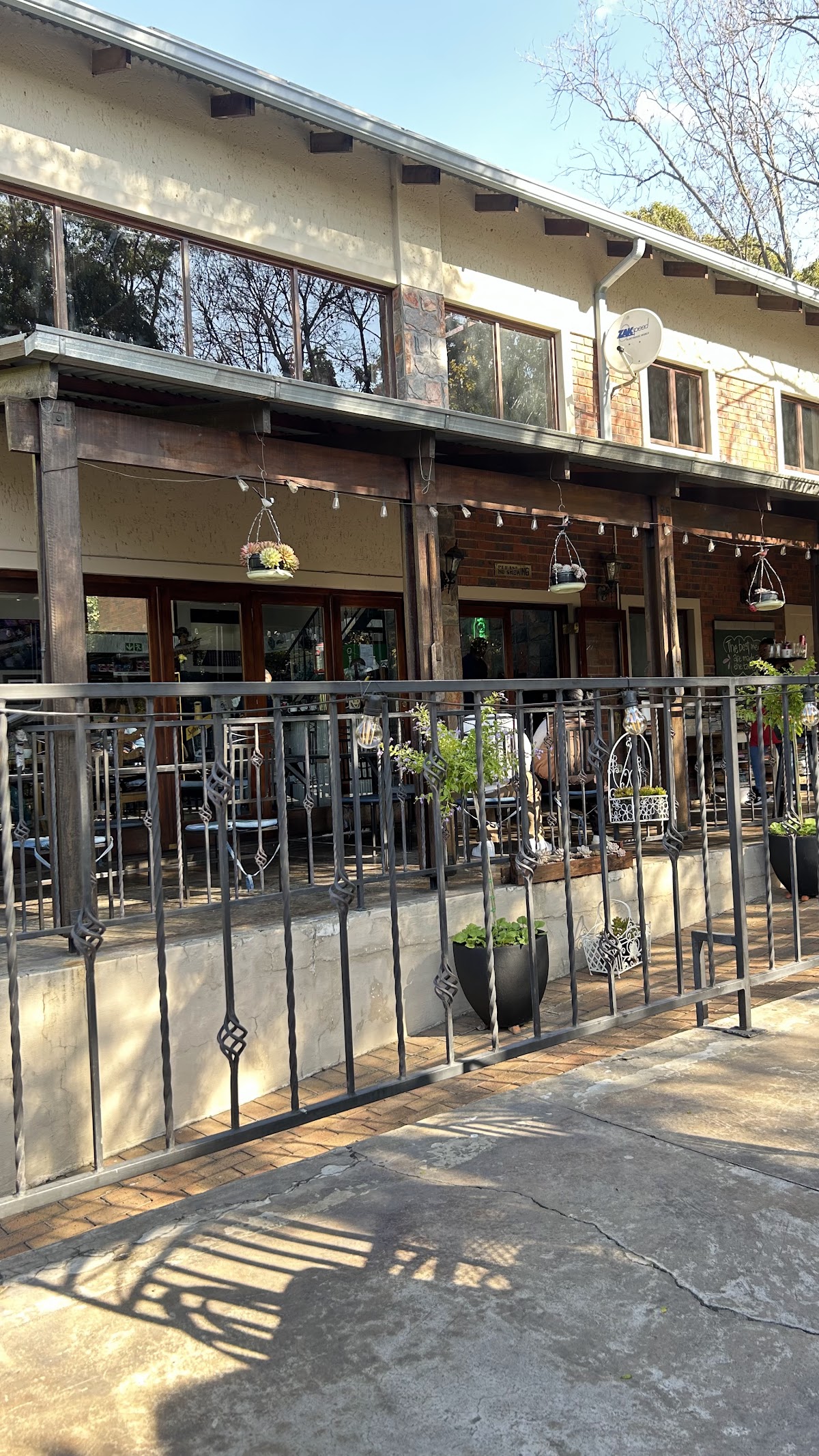 Gias on Montrose Cafe & Pizzeria — photo 4