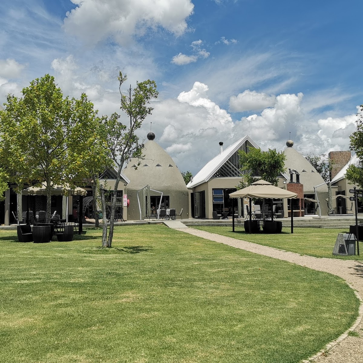 Thanda Tau — photo 4