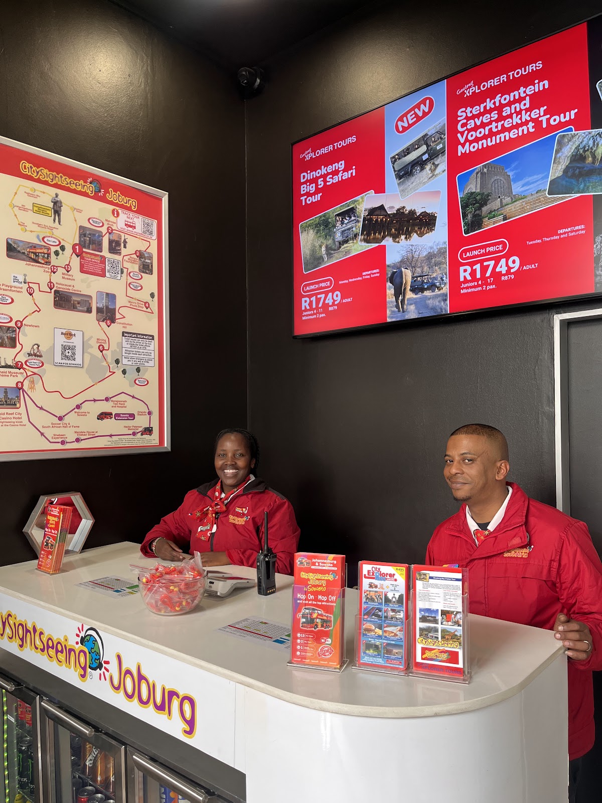 Red bus tour — photo 3