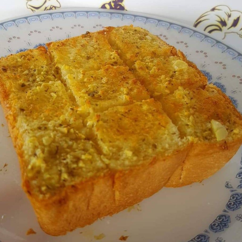 ปังกระเทียม