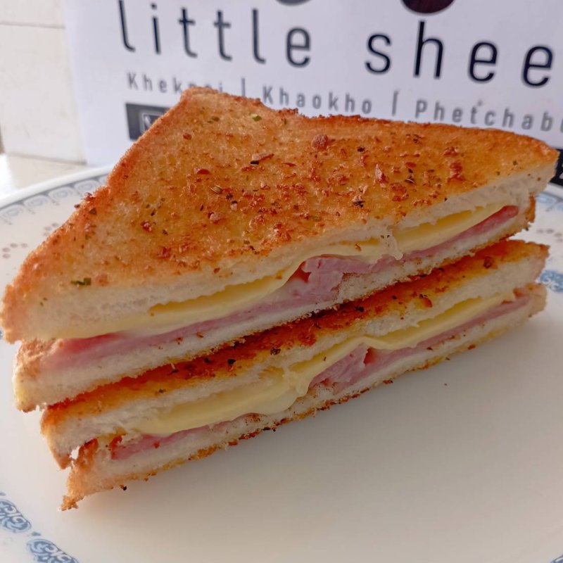 แซนด์วิชเนยกระเทียมชีส