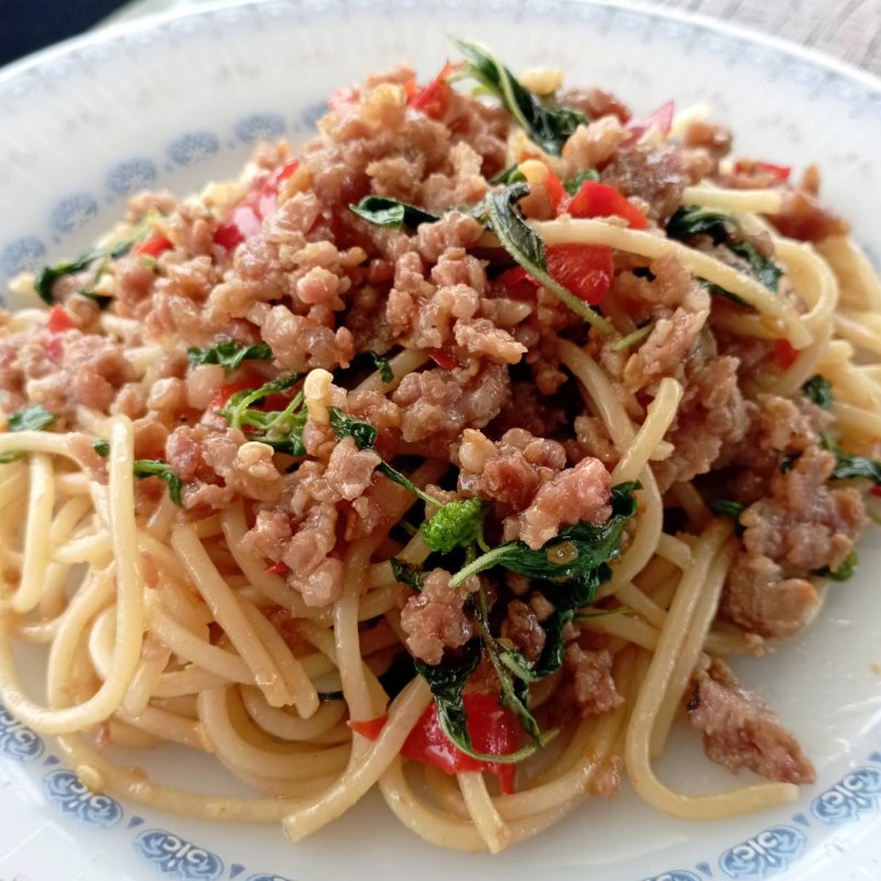สปาเก็ตตี้กะเพราหมูสับ