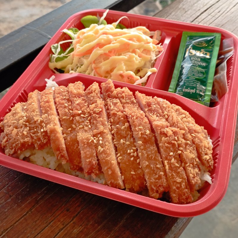 ข้าวหมูทอด