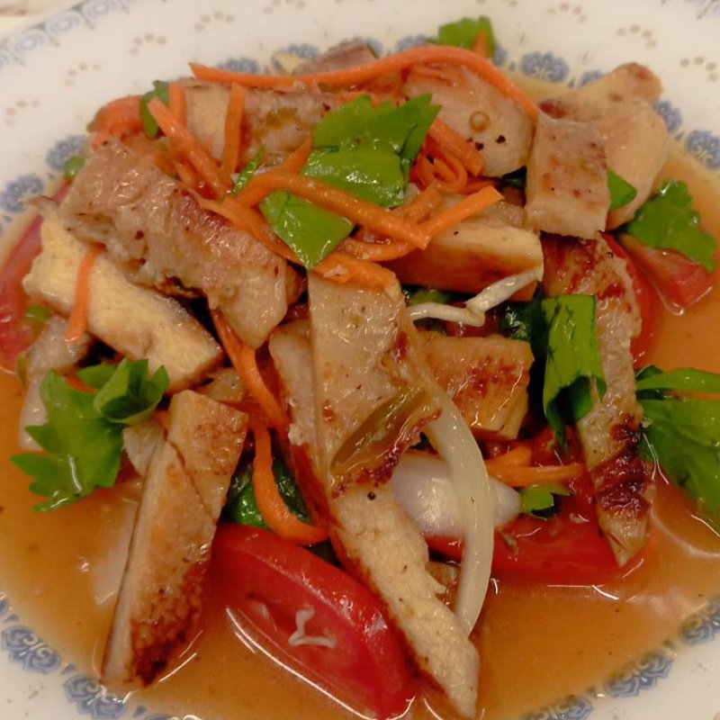 ยำอกไก่ย่าง