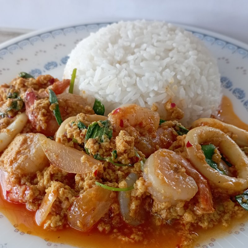 ข้าวทะเลผัดผงกะหรี่