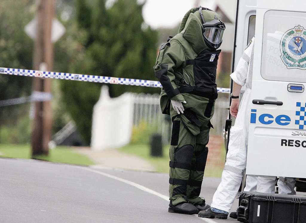 Bomb-making materials allegedly seized from Perthville home - Bathurst, NSW