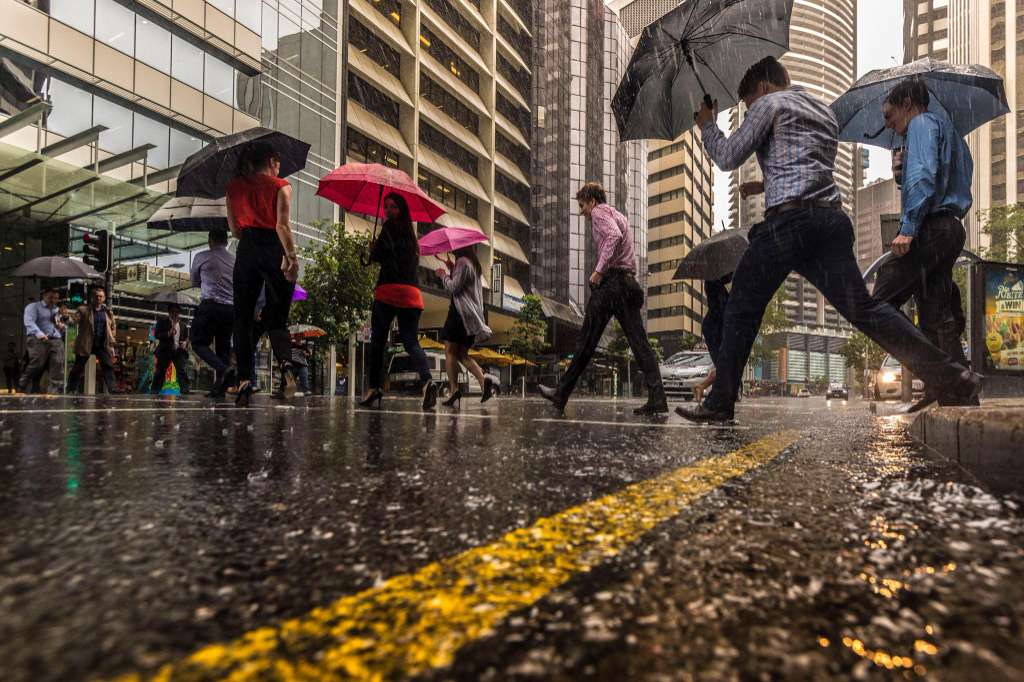 Queenslanders Brace for Continued Unseasonal Rain and 'Sunshine Drought'