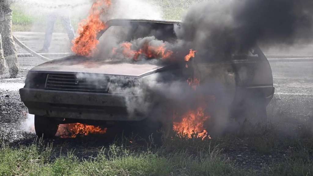 Car Fire Spreads to Fence in Gladstone Suburb, Man Assessed by Paramedics