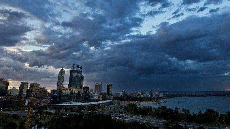Thunderstorms and Heavy Rain Trigger Flash Flood Warning Across Perth Metro Area