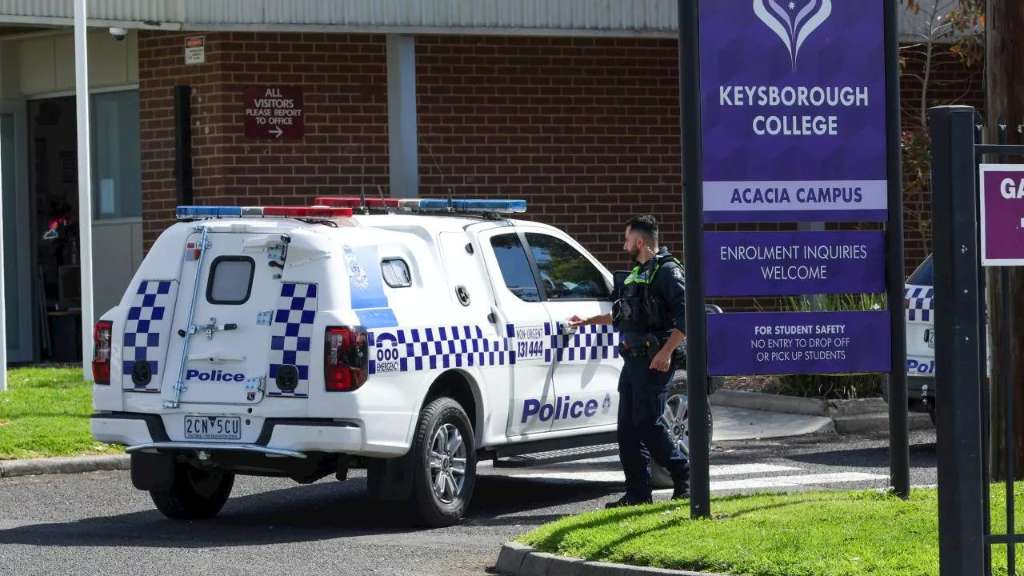 Teenager charged after alleged attempted abduction of girl outside Melbourne school