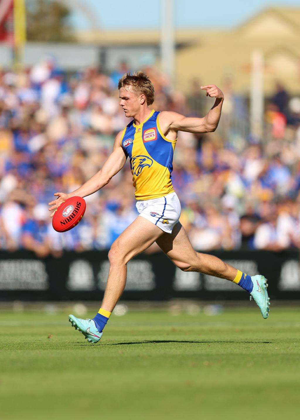 West Coast Eagles defender Harry Edwards shares emotional tribute following father's death - Perth, WA