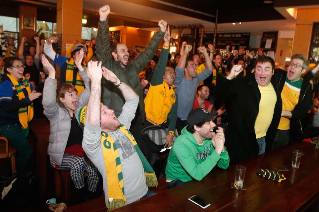 Queensland eases liquor licensing rules so pubs can open early for Socceroos World Cup knockout clash - Brisbane, Queensland
