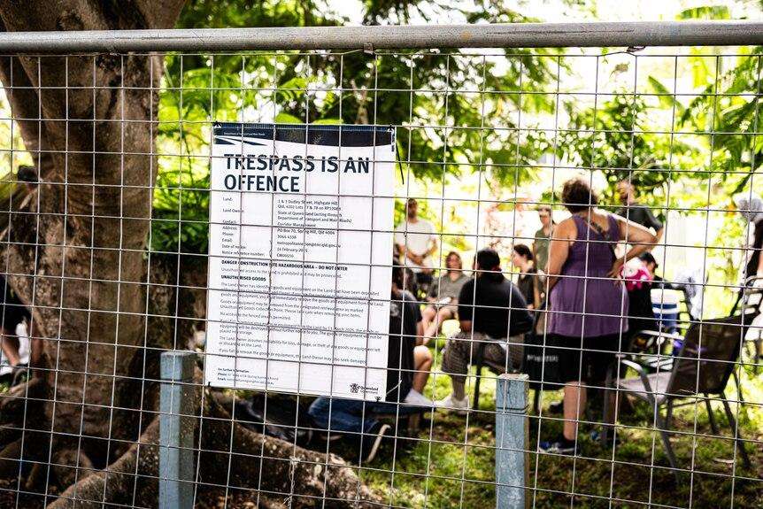 Tree protest continues at Brisbane's Kurilpa Commons as police oversee site clearance