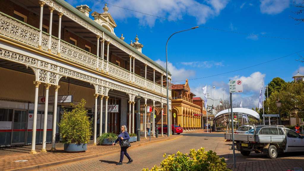 Rural disability advocate wheels 440km across NSW to champion mental health