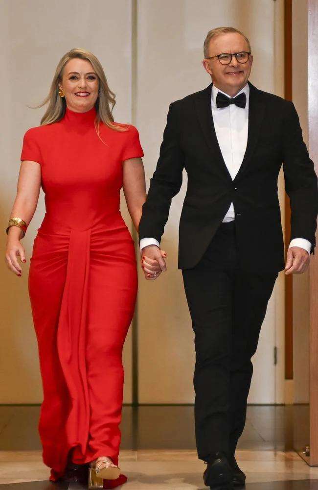 Angus Taylor’s Midwinter Ball speech falls flat as Albanese’s jokes draw expected laughs