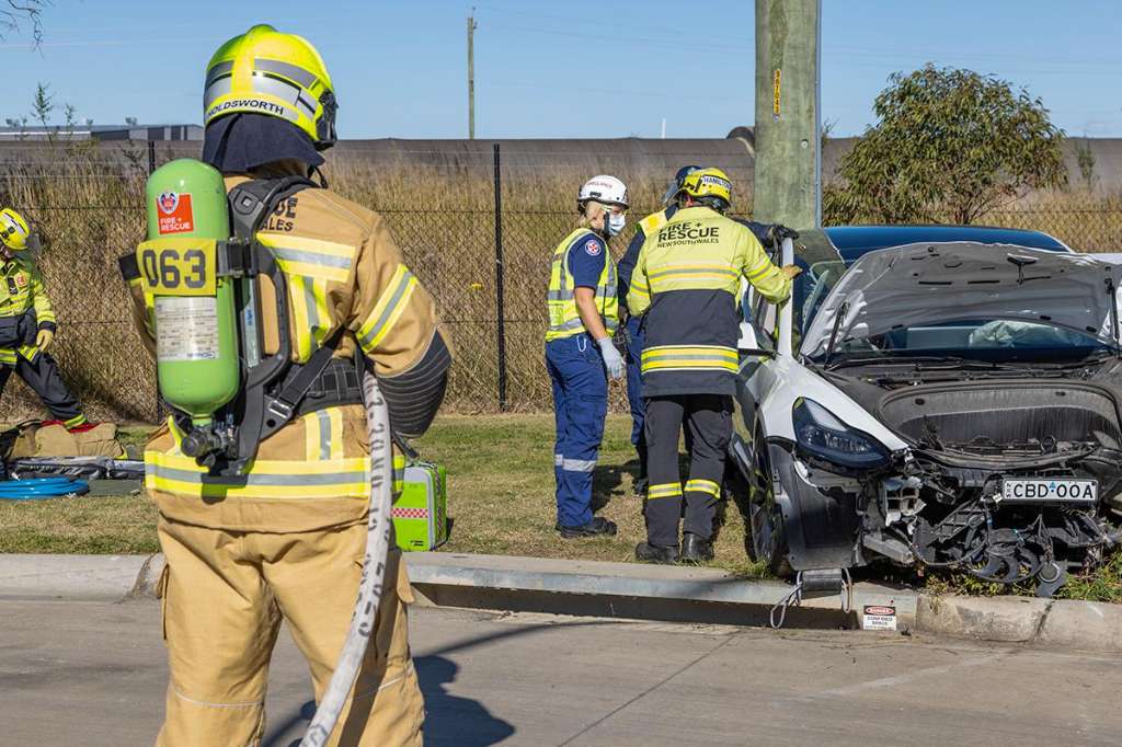 Specialist Fire Crews Respond to Early-Morning Hybrid Vehicle Fire in Gulgong